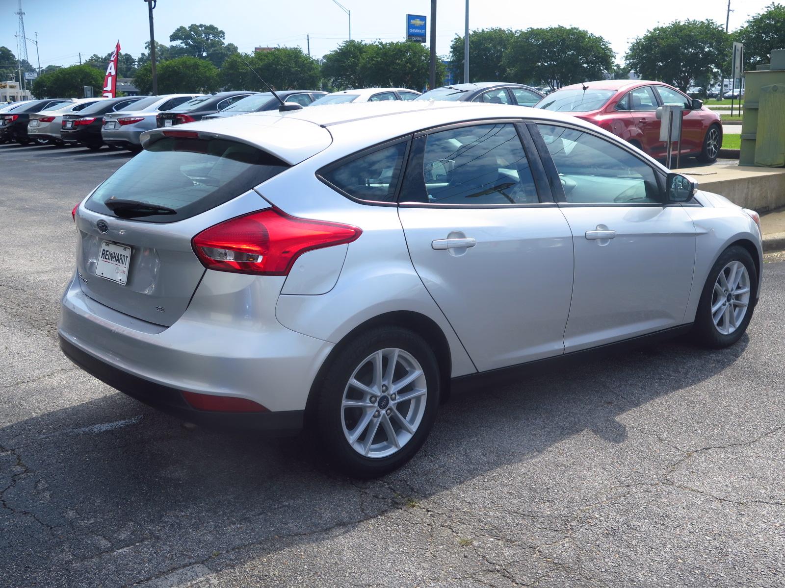 Pre-Owned 2017 Ford Focus SE Hatch FWD Cars