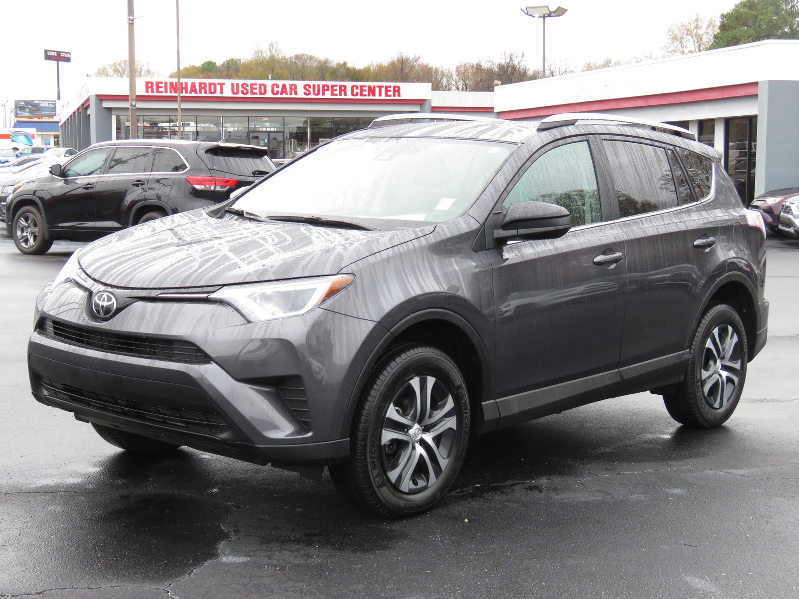 Pre-Owned 2018 Toyota RAV4 LE FWD (Natl) Front Wheel Drive SUVs