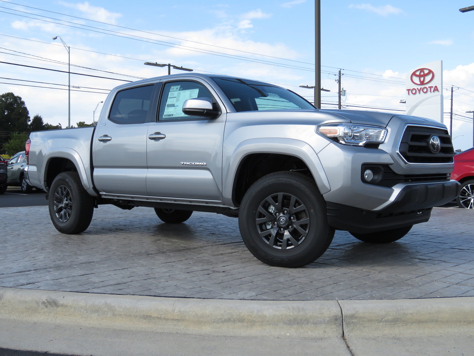 New 2020 Toyota Tacoma SR5 Double Cab 5′ Bed V6 AT (Natl) RWD