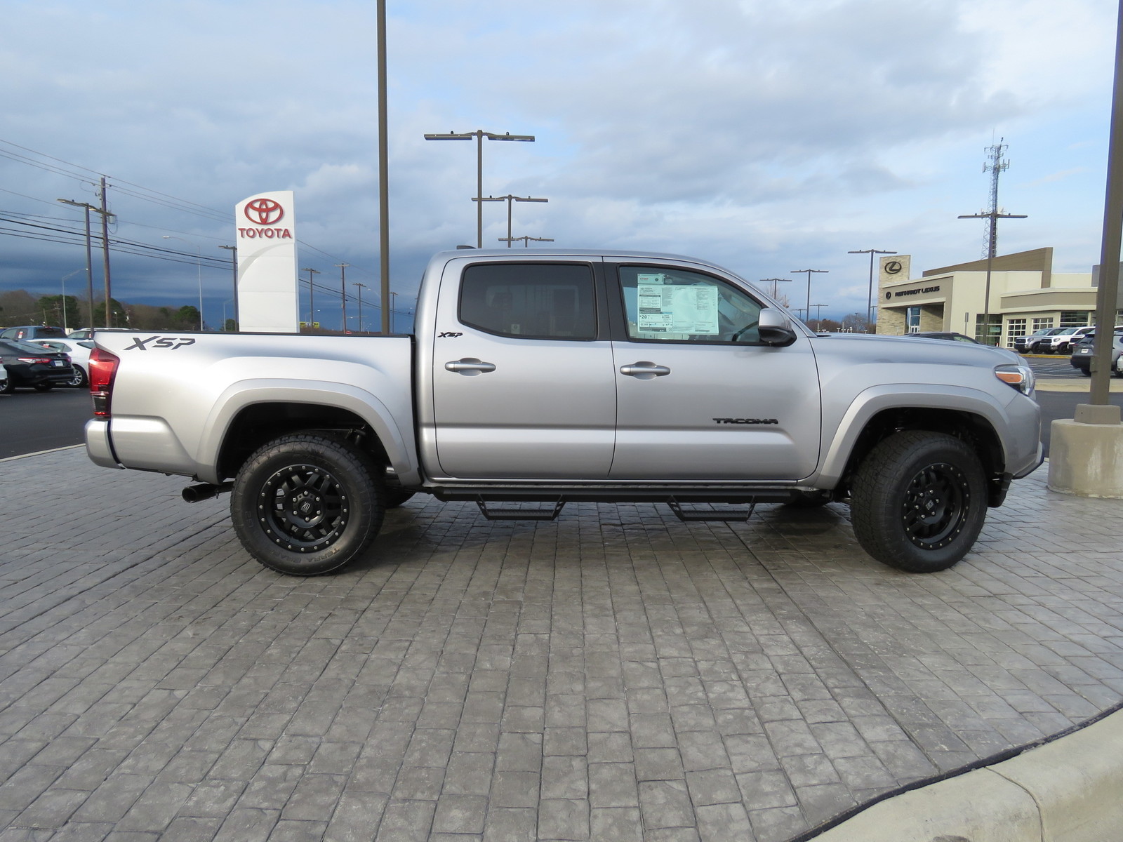 New 2020 Toyota Tacoma SR5 Double Cab 5′ Bed V6 AT (Natl) 4WD