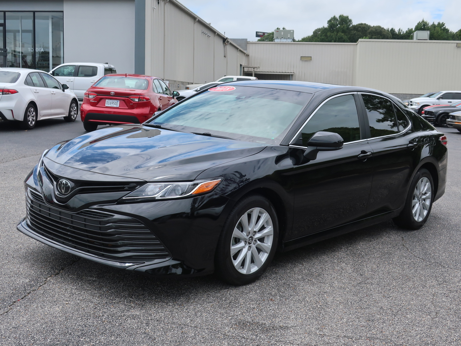 Pre-Owned 2018 Toyota Camry LE Auto (Natl) Front Wheel Drive LE Auto (Natl)