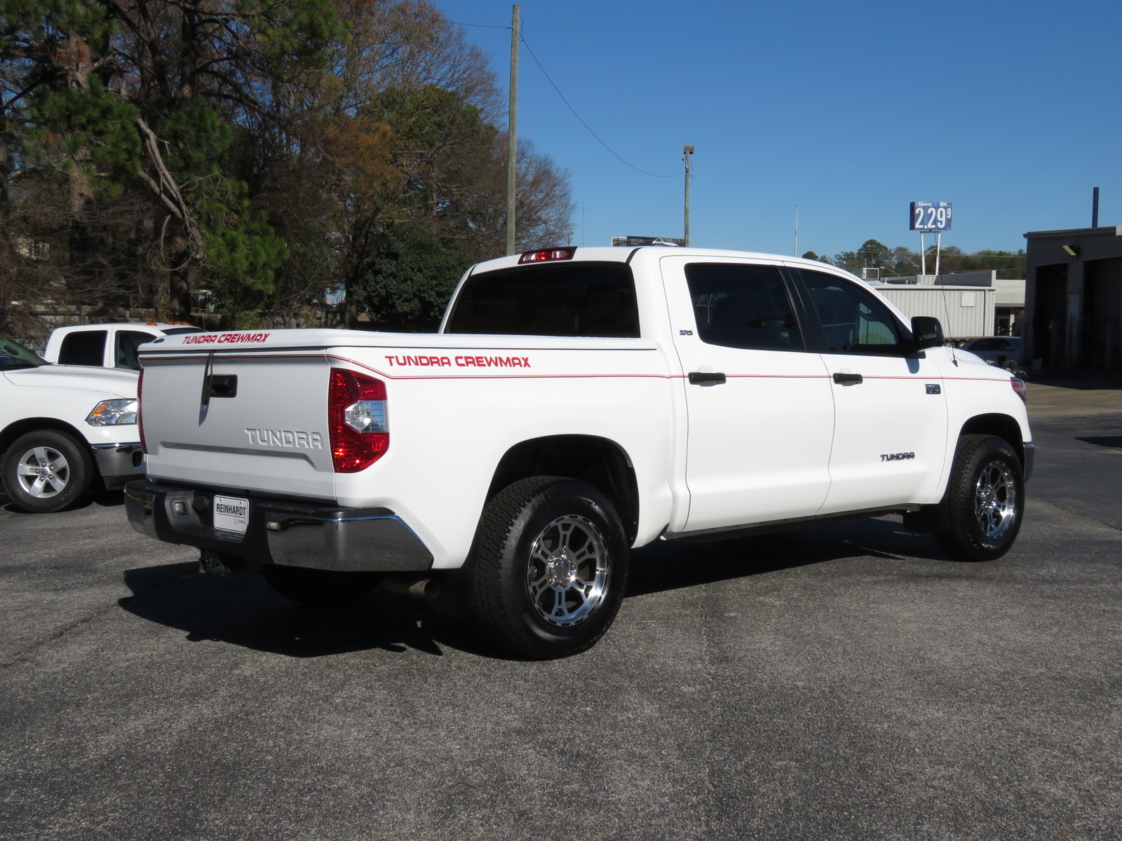 Pre-Owned 2018 Toyota Tundra SR5 CrewMax 5.5′ Bed 5.7L (Natl) Rear