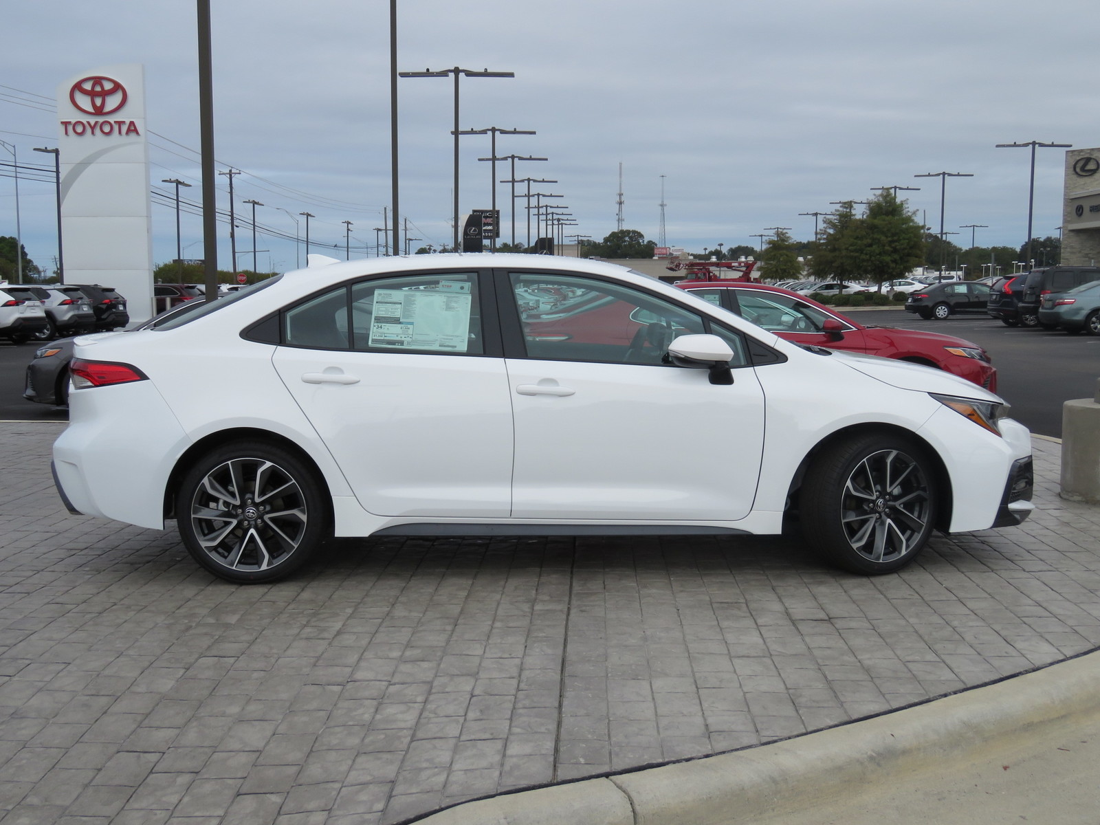 New 2020 Toyota Corolla SE FWD Cars