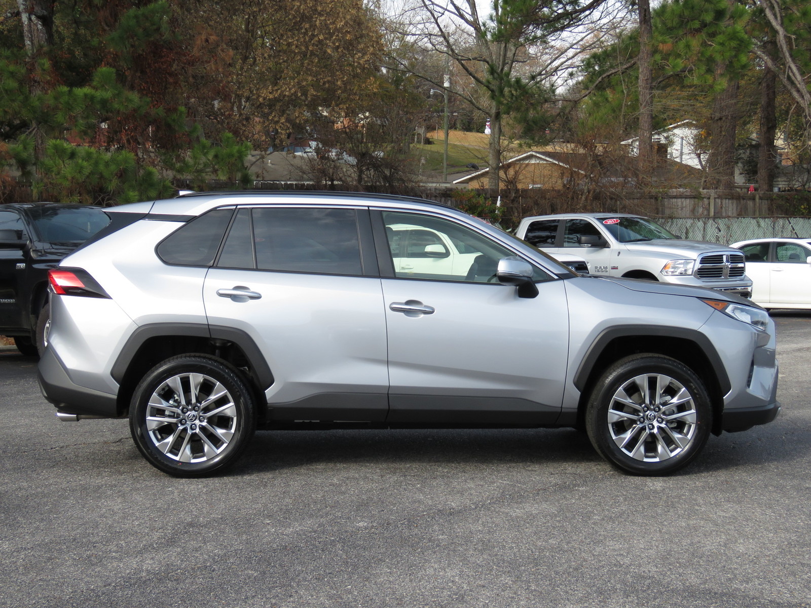 Pre-Owned 2020 Toyota RAV4 Limited FWD (Natl) FWD SUVs